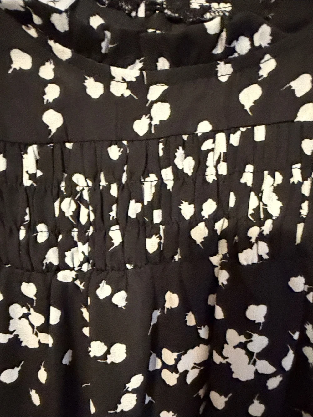 Dokotoo: Woven poly Ruffle flowy Blouse - Black/White. Med. - Picture 4 of 6